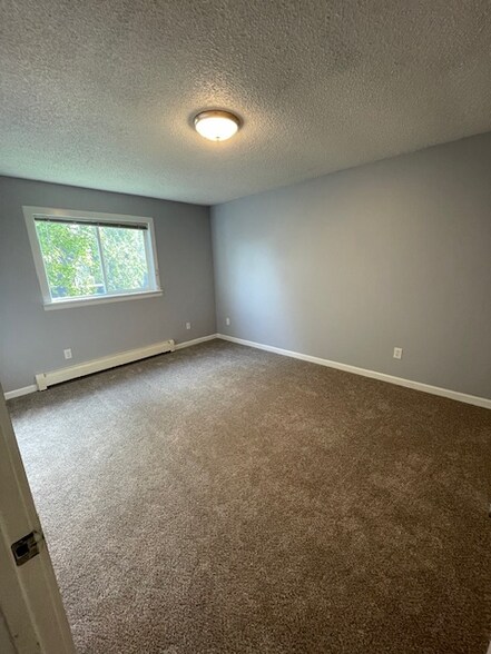 Building Photo - 8807 Washburn St