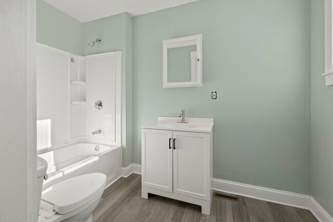 Building Photo - 275 Market St