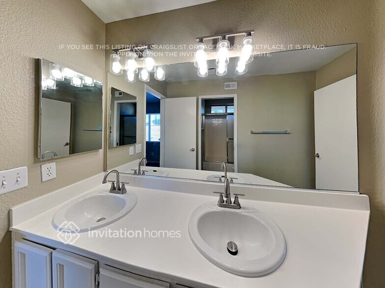 Building Photo - 30168 Milano Rd