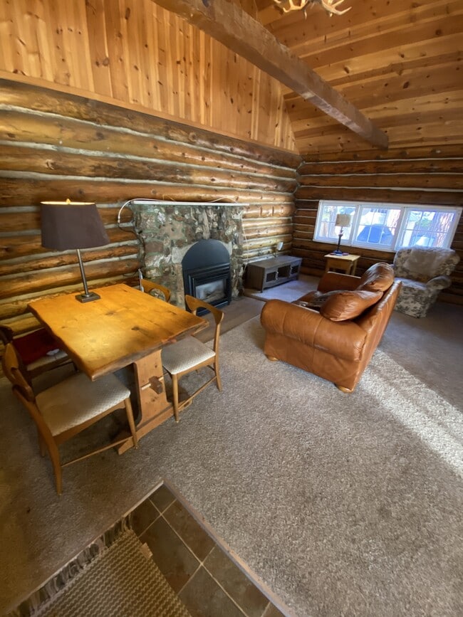 Building Photo - 3679 Alder Ave