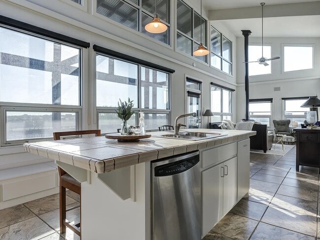 Building Photo - 46 Bonita Vista Dr