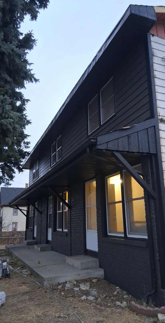 Building Photo - 314 Knox Ave N