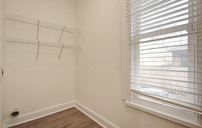 Building Photo - 220 N Monroe Ave