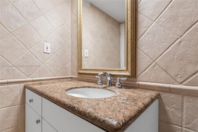 Building Photo - 5700 Collins Ave