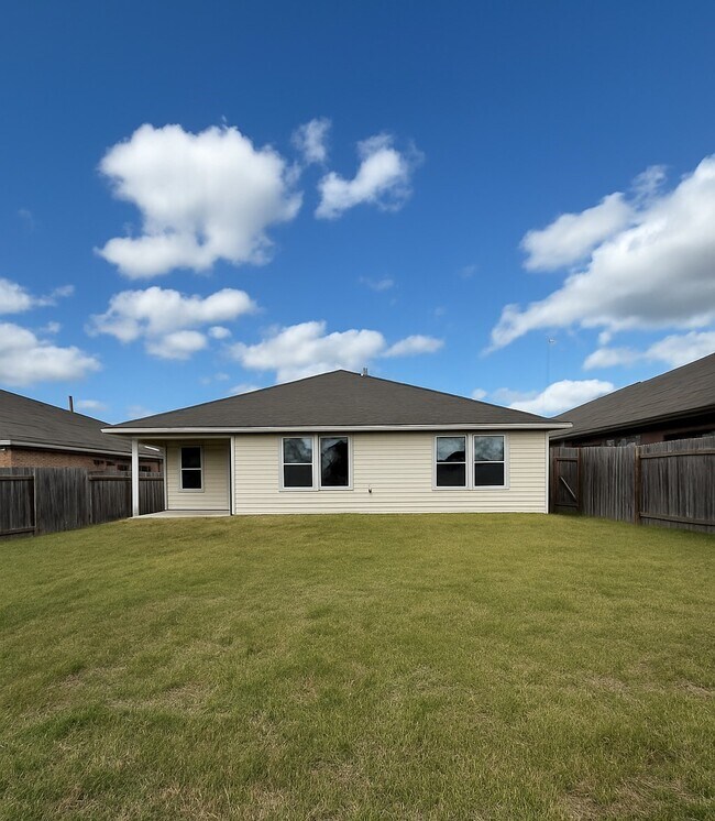 Building Photo - 11335 Dawn Beach Ln