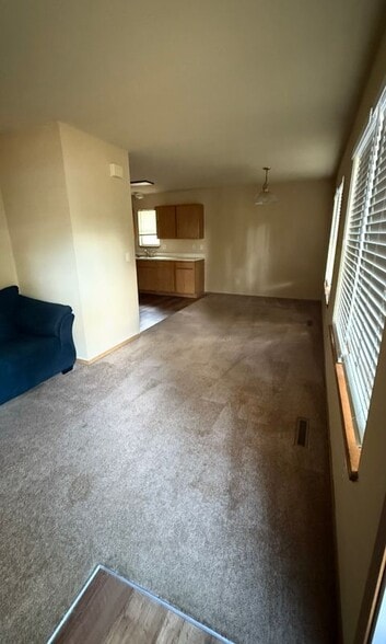 Building Photo - 594 Shadowrock Dr