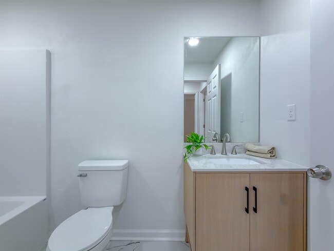 Building Photo - 1751 Pepper Dr