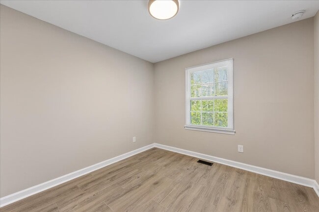 Building Photo - 4700 Walden Ct