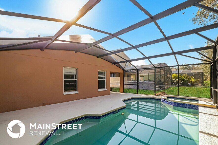 Building Photo - 1147 Royal Ridge Dr