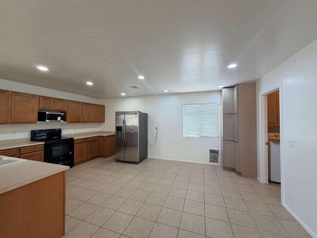 Building Photo - 2344 E Meadow Creek Way