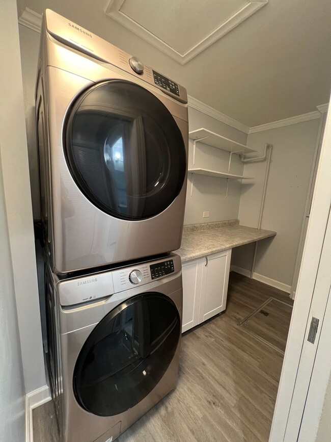 Building Photo - 206 Raupp Blvd