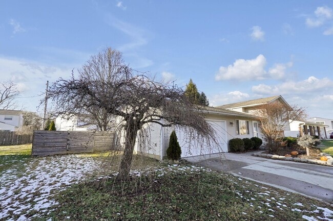 Building Photo - 199 N Spring Rd