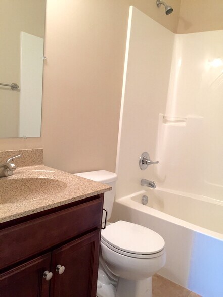 Building Photo - 4690 Picadilly Cir