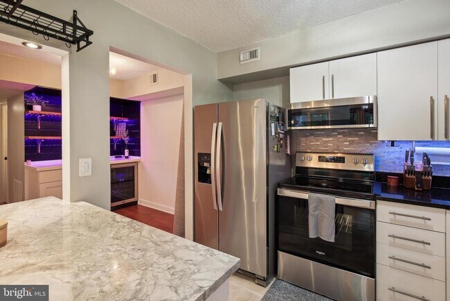 Building Photo - 3803 Laramie Pl