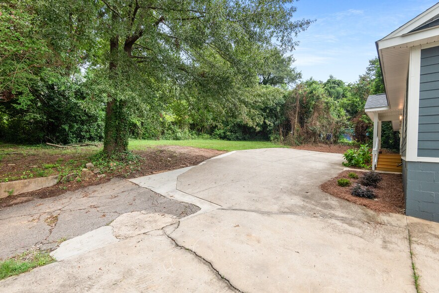 Building Photo - 907 Beaufort St