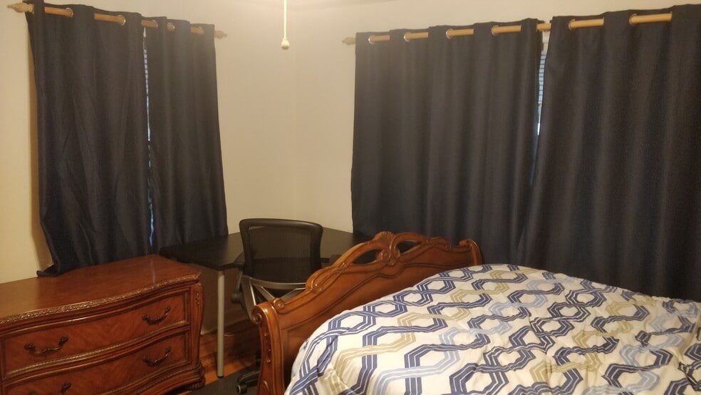 Building Photo - 11727 Harrisburg Rd