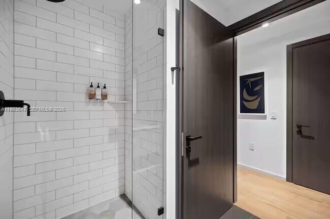 Building Photo - 398 NE 5th St