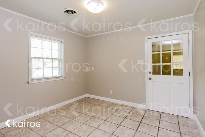 Building Photo - 201 Arrowhead Dr