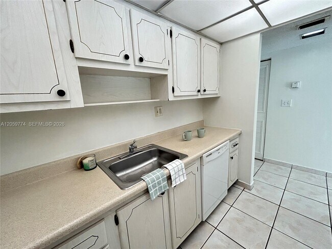 Building Photo - 14301 N Kendall Dr