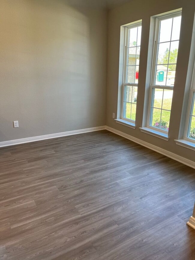 Building Photo - 3/2/2  in the beautiful  gated community of Point Aquarius WISD