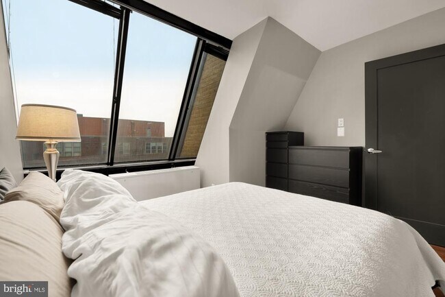 Building Photo - 1245 13th St NW