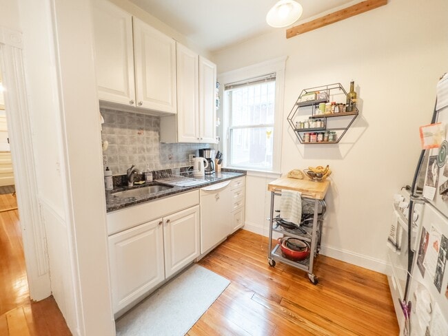 Building Photo - 12 Hamlin St