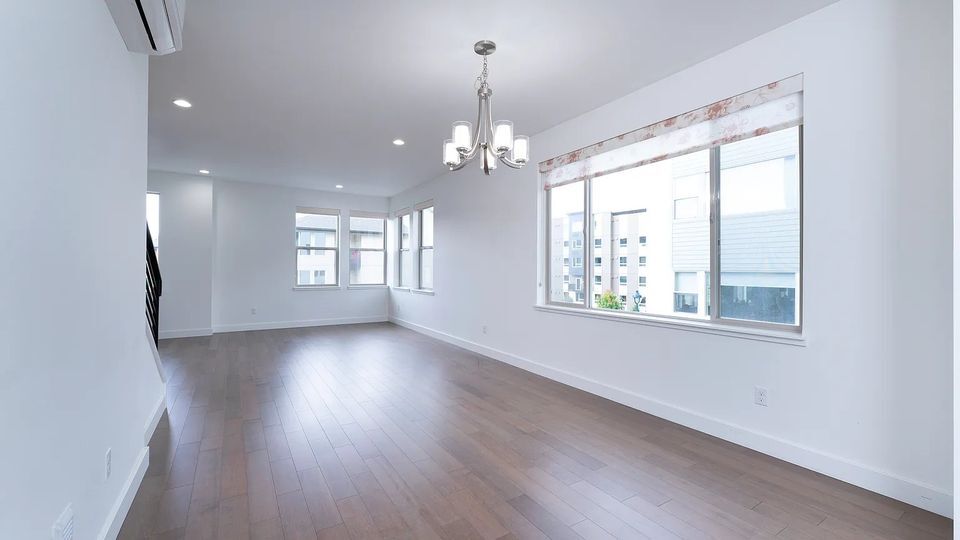 Building Photo - 6615 135th Ct SE