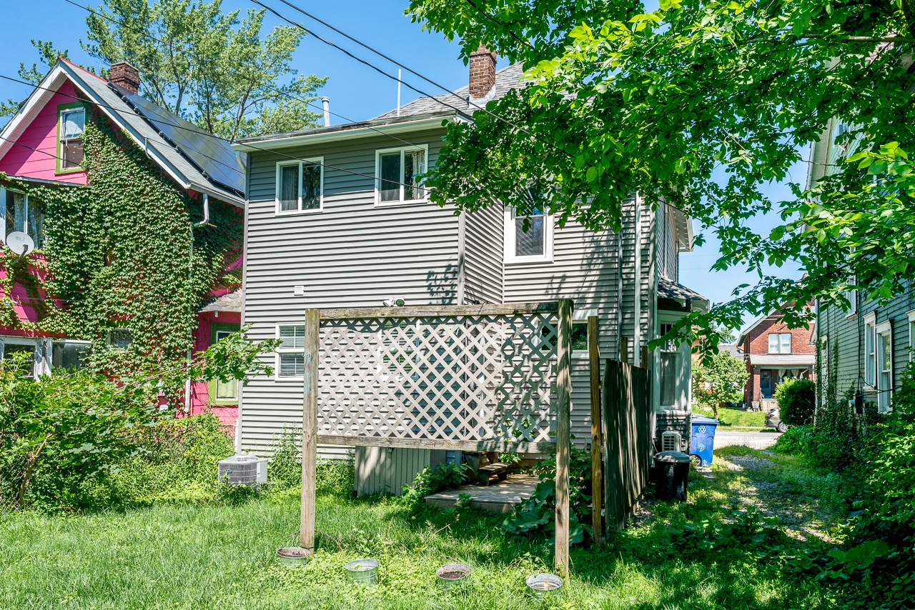 Exterior - Backyard - 2435 Summit St