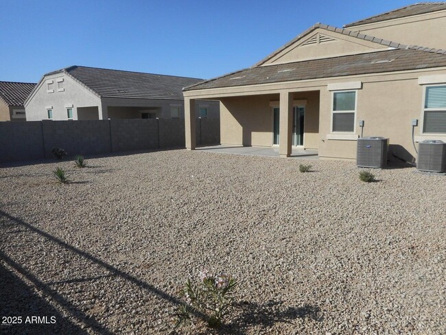 Building Photo - 16910 N Rosa Dr