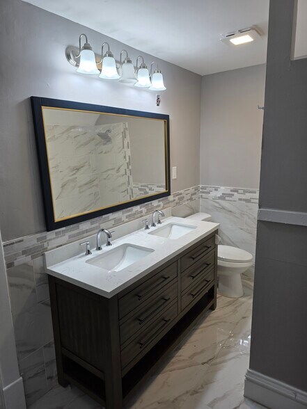 Building Photo - 967 St Anthony Ave