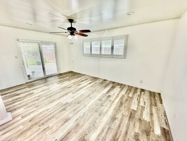 Building Photo - Charming Northwest Fresno 3/2