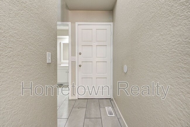 Building Photo - 6460 W Hefner Rd