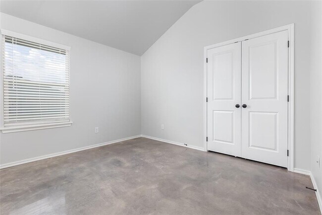 Building Photo - 2325 SW 90th Pl