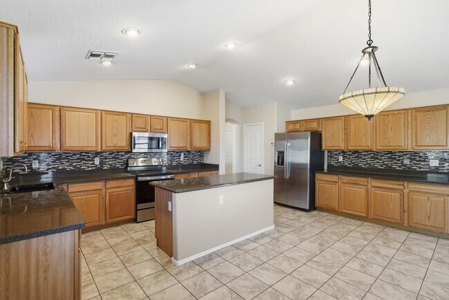 Building Photo - 5339 W Kaler Cir