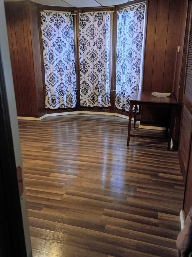 Building Photo - 202 5th Ave