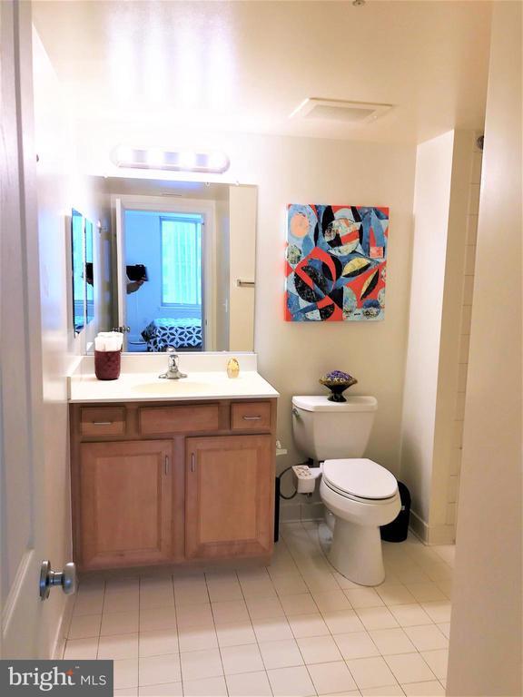 Building Photo - 1220 N Fillmore St