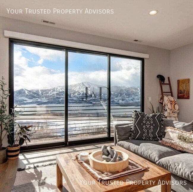 Building Photo - 807 E Klaim Dr