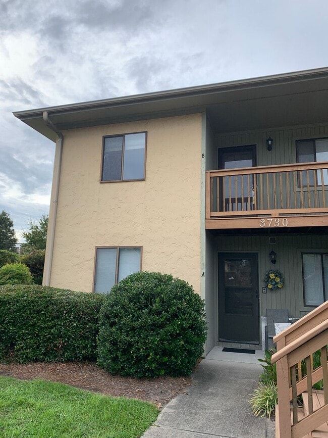 Building Photo - 3730B St Johns Ct