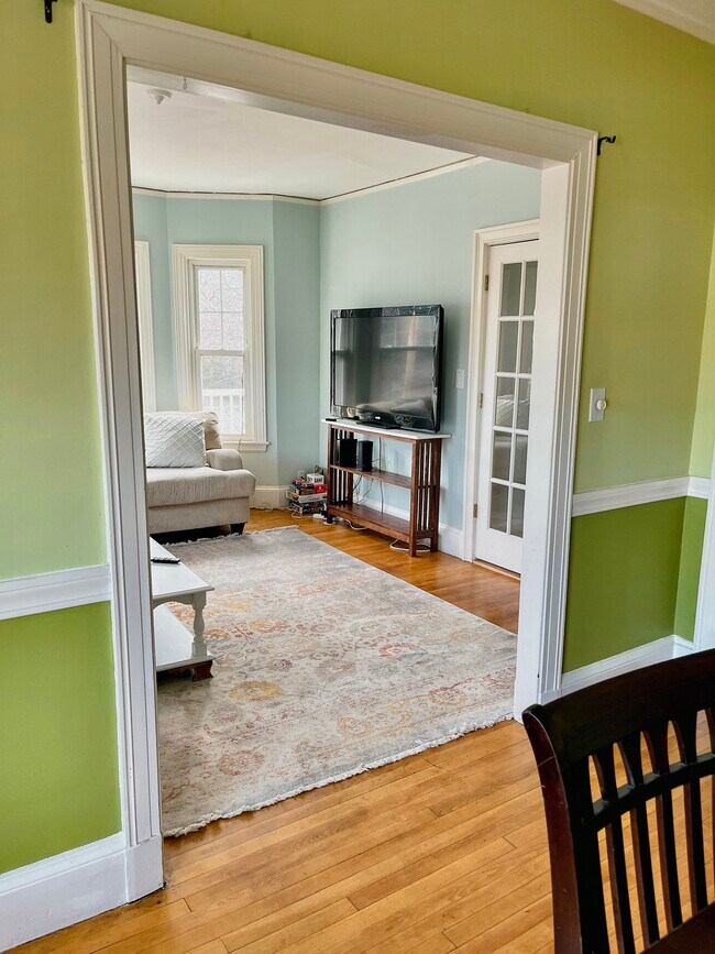 Living room - 179 Dartmouth st