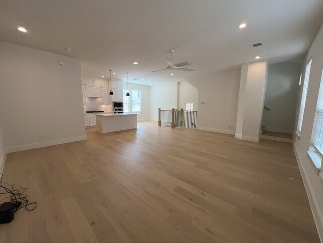 Building Photo - 10607 Enclave Shadows Ct