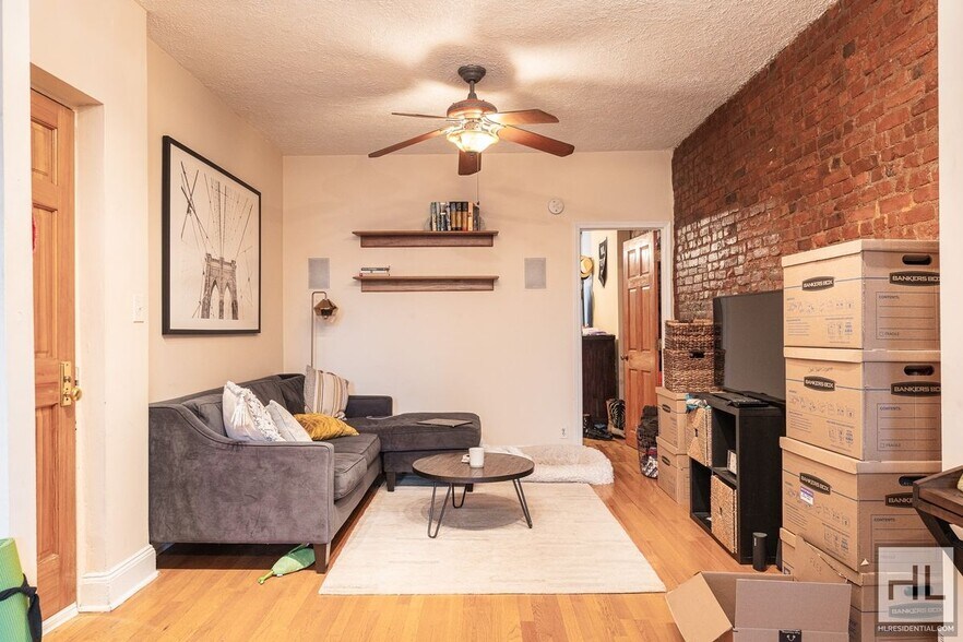 Building Photo - 7 AVENUE