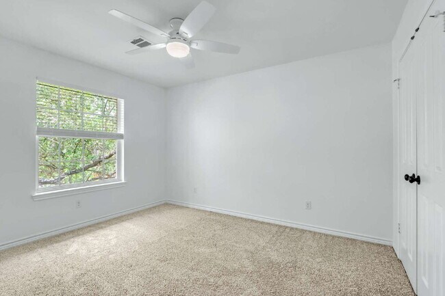 Building Photo - 9519 Rocksprings St