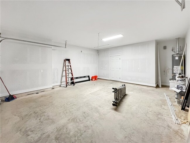 Building Photo - 6222 Sadie St