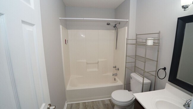 Building Photo - 103 Eastgate Dr