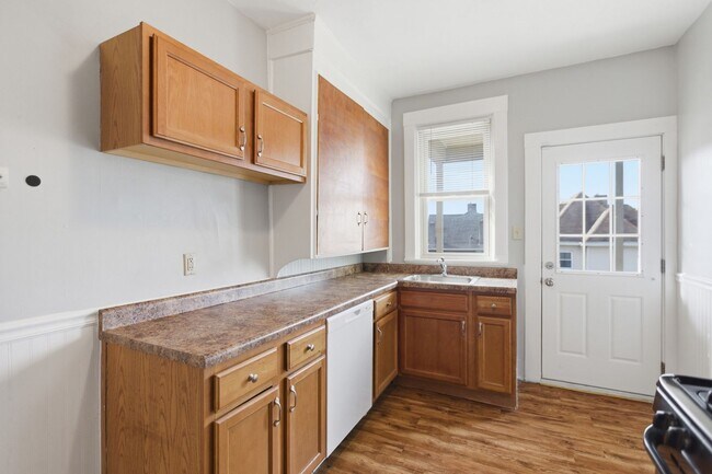 Building Photo - Kam316