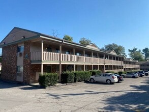 Building Photo - FULLY REMODELED West End Condo! Convenient to everything!