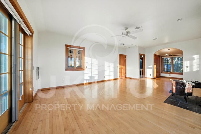 Building Photo - 6538 Gwin Rd