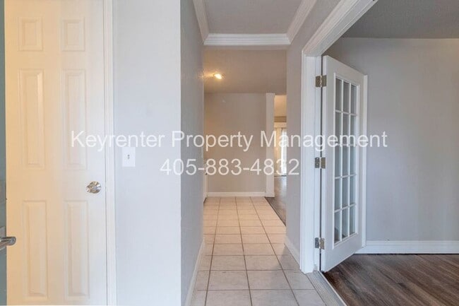 Building Photo - 732 Westridge Ct