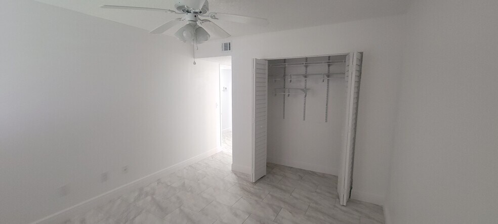 Building Photo - 100 Sweetgum Woods Ct
