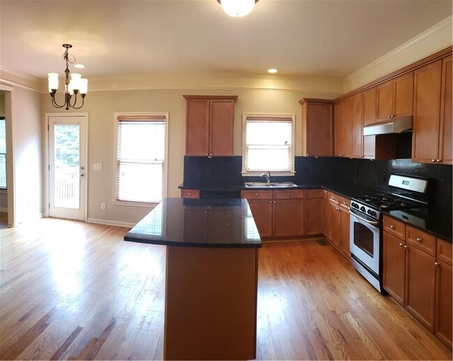 Building Photo - 211 Water Oak Pl